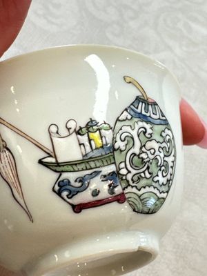 A fine Chinese famille rose 'Court Lady and a Boy' cup and saucer, Yongzheng — photo 13