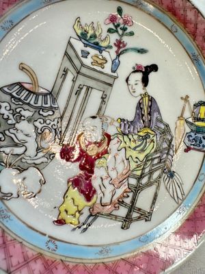 A fine Chinese famille rose 'Court Lady and a Boy' cup and saucer, Yongzheng — photo 23