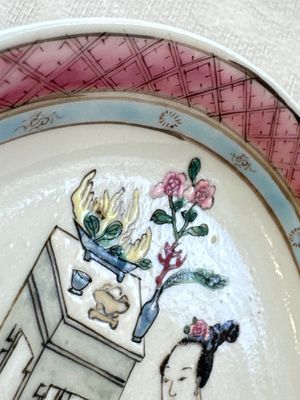 A fine Chinese famille rose 'Court Lady and a Boy' cup and saucer, Yongzheng — photo 24