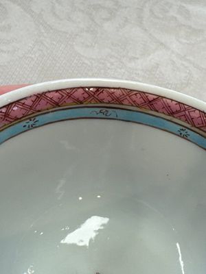 A fine Chinese famille rose 'Court Lady and a Boy' cup and saucer, Yongzheng — photo 7