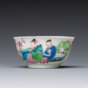 A fine Chinese famille rose cup and saucer with a couple on a terrace, Yongzheng/Qianlong — 照片 4