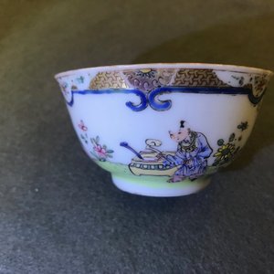 A fine Chinese famille rose cup and saucer with a musician, Yongzheng — 照片 10