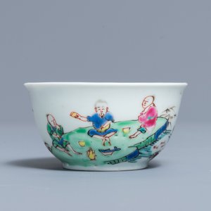 A fine Chinese famille rose cup and saucer with a river scene, Yongzheng — 照片 4