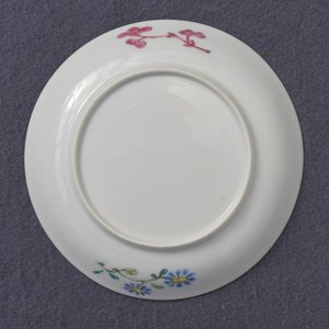 A fine Chinese famille rose cup and saucer with floral design, Yongzheng — photo 17