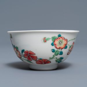 A fine Chinese famille rose cup and saucer with floral design, Yongzheng — photo 4