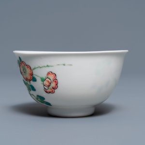 A fine Chinese famille rose cup and saucer with floral design, Yongzheng — photo 5