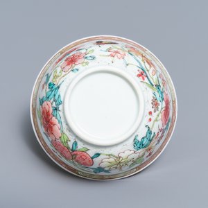 A fine Chinese famille rose cup and saucer with flowers and insects, Yongzheng — 照片 9