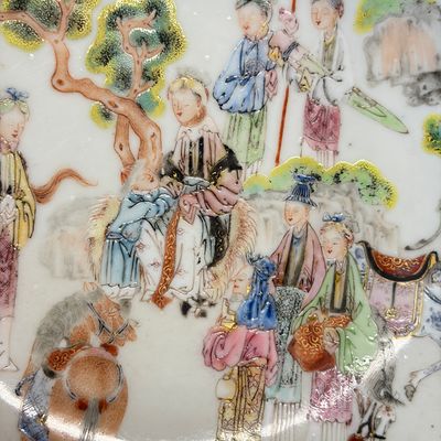 A fine Chinese famille rose cup and saucer with narrative design — photo 5