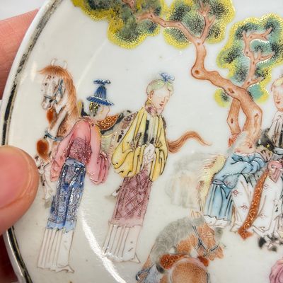 A fine Chinese famille rose cup and saucer with narrative design — photo 7