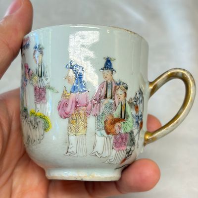 A fine Chinese famille rose cup and saucer with narrative design — photo 13