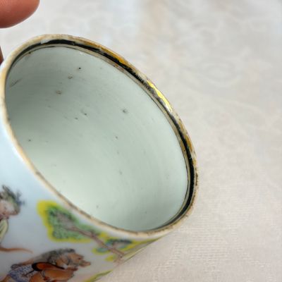 A fine Chinese famille rose cup and saucer with narrative design — photo 18