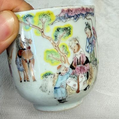 A fine Chinese famille rose cup and saucer with narrative design — photo 20