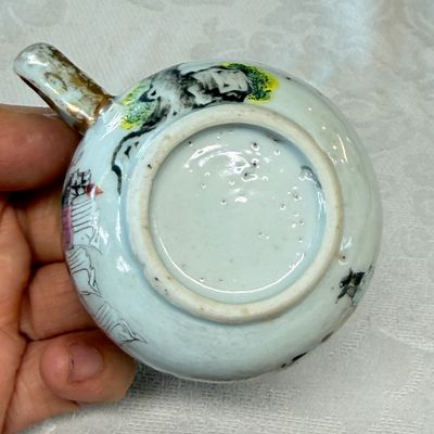 A fine Chinese famille rose cup and saucer with narrative design — photo 22