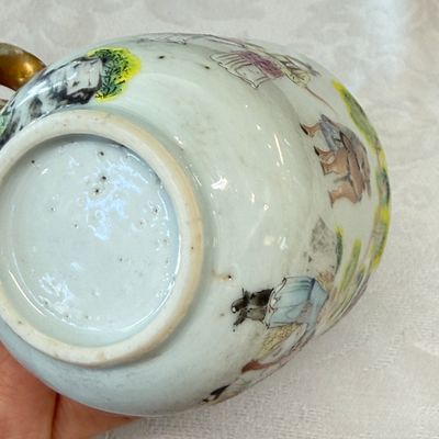 A fine Chinese famille rose cup and saucer with narrative design — photo 24