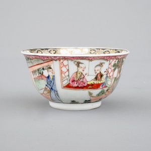 A fine Chinese famille rose cup and saucer, Yongzheng, 1722-1735 — photo 4