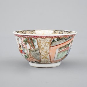 A fine Chinese famille rose cup and saucer, Yongzheng, 1722-1735 — photo 5