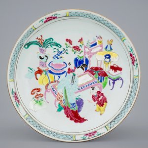 A fine Chinese famille rose dish, Yongzheng/Qianlong, 18th C. — photo 1