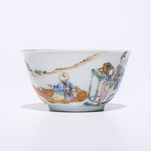 A fine Chinese famille rose eggshell cup and saucer with a lady and two boys, Yongzheng — 照片 6