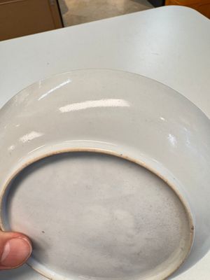 A fine Chinese famille rose eggshell plate with a lady and playing boys, Yongzheng — photo 11