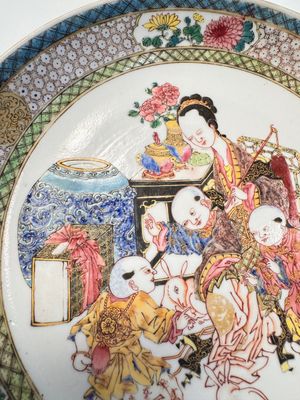 A fine Chinese famille rose eggshell plate with a lady and playing boys, Yongzheng — photo 6