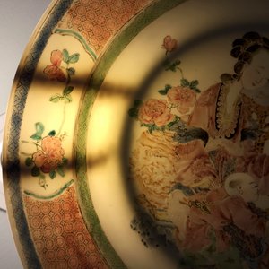 A fine Chinese famille rose eggshell porcelain saucer dish, Yongzheng, 1723-1735 — 照片 4