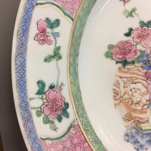 A fine Chinese famille rose eggshell porcelain saucer dish, Yongzheng, 1723-1735 — 照片 5