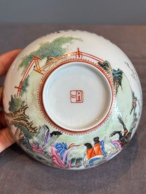 A fine Chinese famille rose eggshell 'Qiu Ran Ke Zhuan 虬髯客傳' bowl, signed Zeng Fuqing 曾福慶 and seal mark, 20th C. — photo 15