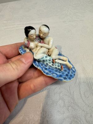 A fine Chinese famille rose 'erotic' group, 19/20th C. — photo 2