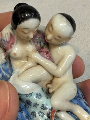 A fine Chinese famille rose 'erotic' group, 19/20th C. — photo 10