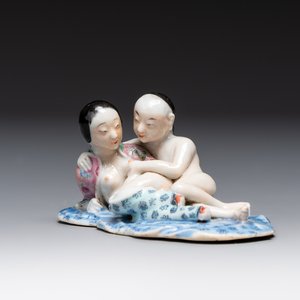 A fine Chinese famille rose 'erotic' group, 19/20th C. — photo 1