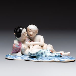 A fine Chinese famille rose 'erotic' group, 19/20th C. — photo 2