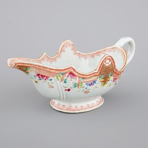 Een Chinese export porseleinen famille rose sauskom, Qianlong, 18e eeuw — foto 1