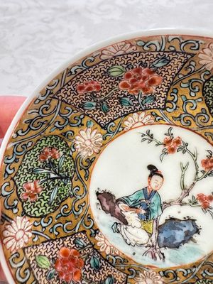 A fine Chinese famille rose gilt-decorated 'Elegant Beauty' cup and saucer, Yongzheng — 照片 15