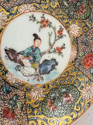 A fine Chinese famille rose gilt-decorated 'Elegant Beauty' cup and saucer, Yongzheng — 照片 19