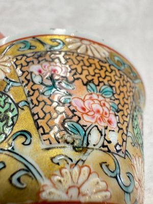 A fine Chinese famille rose gilt-decorated 'Elegant Beauty' cup and saucer, Yongzheng — 照片 5