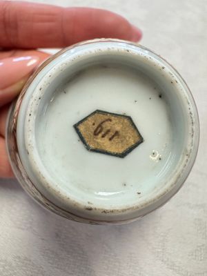 A fine Chinese famille rose gilt-decorated 'Elegant Beauty' cup and saucer, Yongzheng — 照片 9