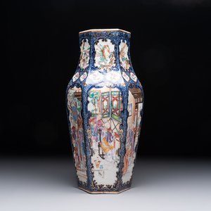 A fine Chinese famille rose gilt-decorated hexagonal vase with mandarin design, Qianlong — foto 1