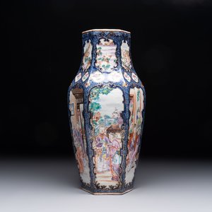 A fine Chinese famille rose gilt-decorated hexagonal vase with mandarin design, Qianlong — foto 3