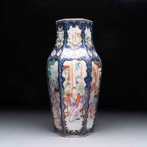 A fine Chinese famille rose gilt-decorated hexagonal vase with mandarin design, Qianlong — foto 4