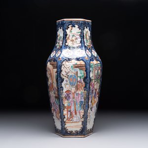 A fine Chinese famille rose gilt-decorated hexagonal vase with mandarin design, Qianlong — foto 6