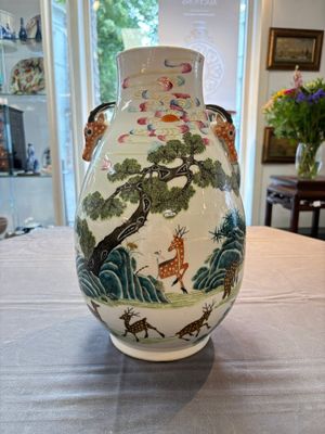 A fine Chinese famille rose 'hu' 'deer and monkey' vase, 19th C. — photo 1