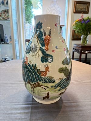 A fine Chinese famille rose 'hu' 'deer and monkey' vase, 19th C. — photo 4