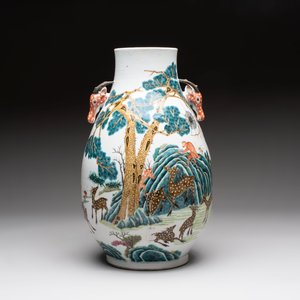 A fine Chinese famille rose 'hu' 'deer and monkey' vase, 19th C. — photo 3
