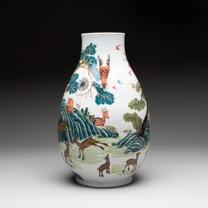 A fine Chinese famille rose 'hu' 'deer and monkey' vase, 19th C. — photo 4