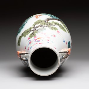 A fine Chinese famille rose 'hu' 'deer and monkey' vase, 19th C. — photo 5