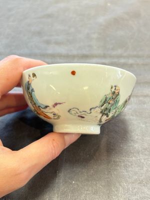 A fine Chinese famille rose 'immortals' cup, Yongzheng mark and of the period — 照片 7