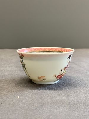 A fine Chinese famille rose 'lady, boy and rabbit' cup, Yongzheng — photo 3