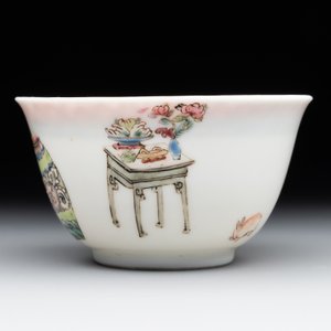 A fine Chinese famille rose 'lady, boy and rabbit' cup, Yongzheng — photo 3
