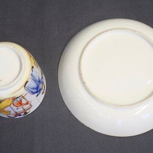 A fine Chinese famille rose mandarin cup and saucer, Qianlong, 18th C. — photo 7