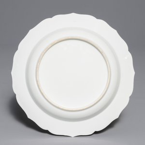 A fine Chinese famille rose 'mandarin ducks' plate, Yongzheng — photo 2